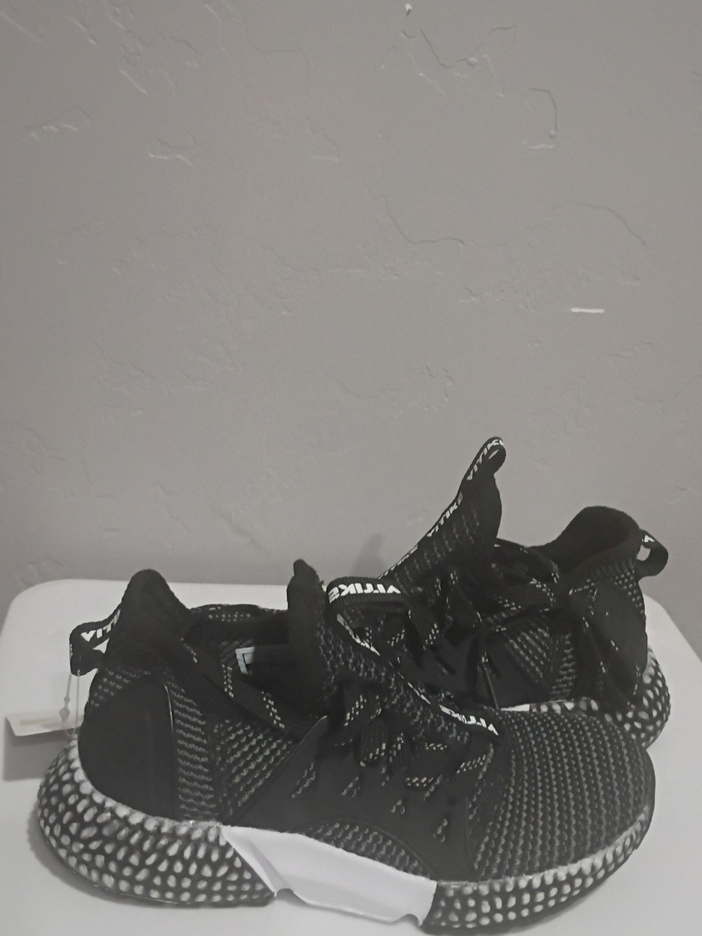 Black & Gray Knit Athletic Sneakers